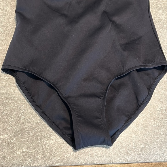 Jantzen Solid Black U-Neck Chlorine Resistant 1-Piece Swimsuit NWT Size 10 - Picture 5 of 8